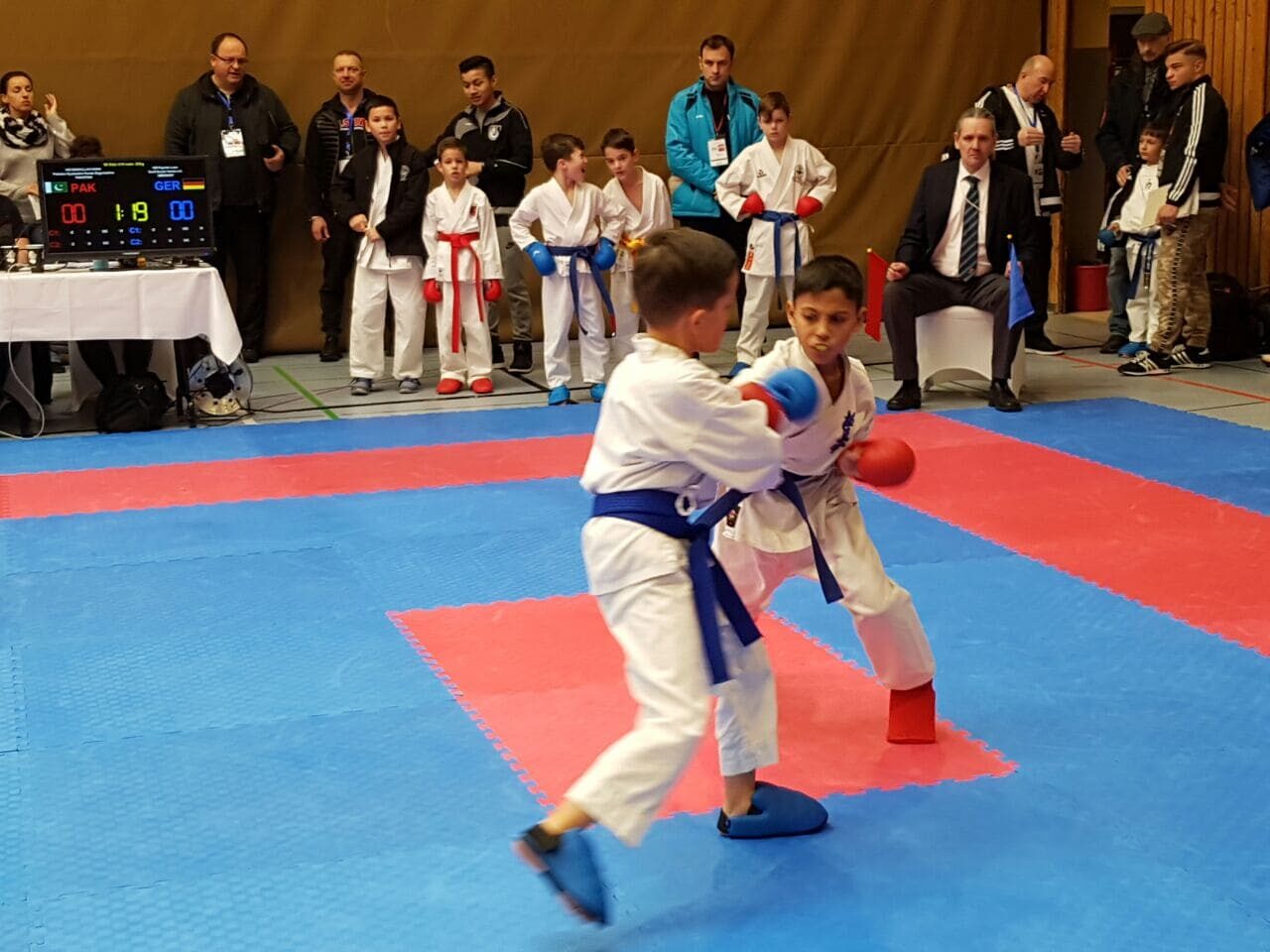 7474dd69-a08f-4638-93cb-00c285778dc5