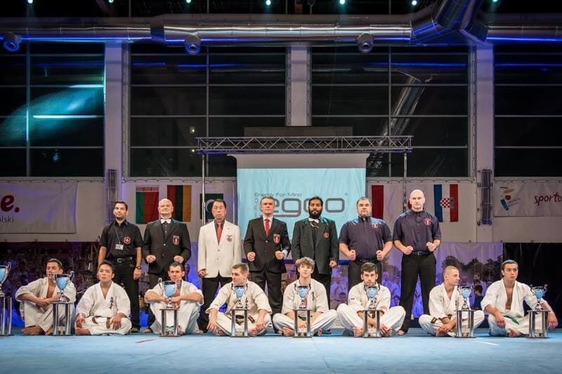 b1e50c95-edd0-4228-8a57-574df6e9d91e